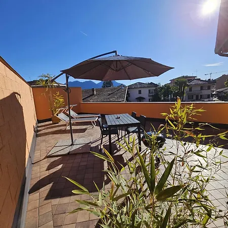 アパート Residenza Redipuglia Free Private Parking And Air Conditioning ヴェルバーニア